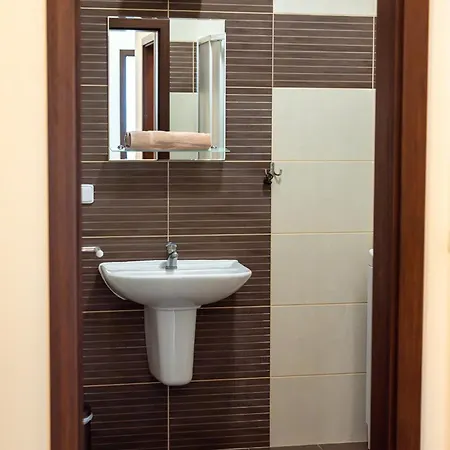 Na Dlouhe Casa de hóspedes 2*