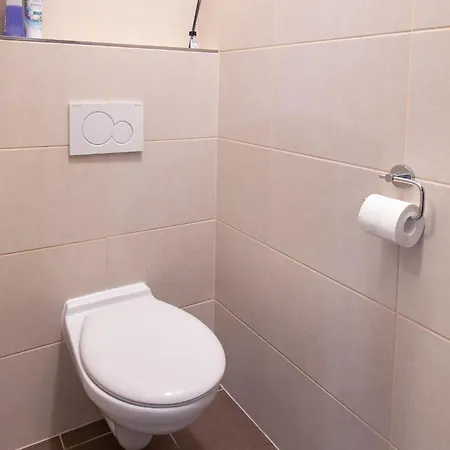 Na Dlouhé 3*